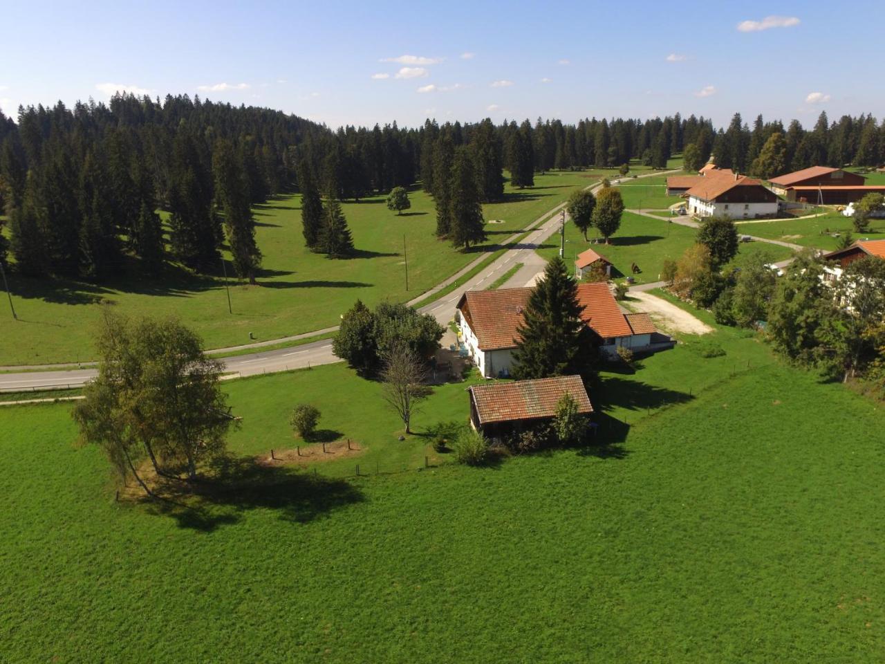 Auberge De La Couronne Saignelégier Exteriér fotografie